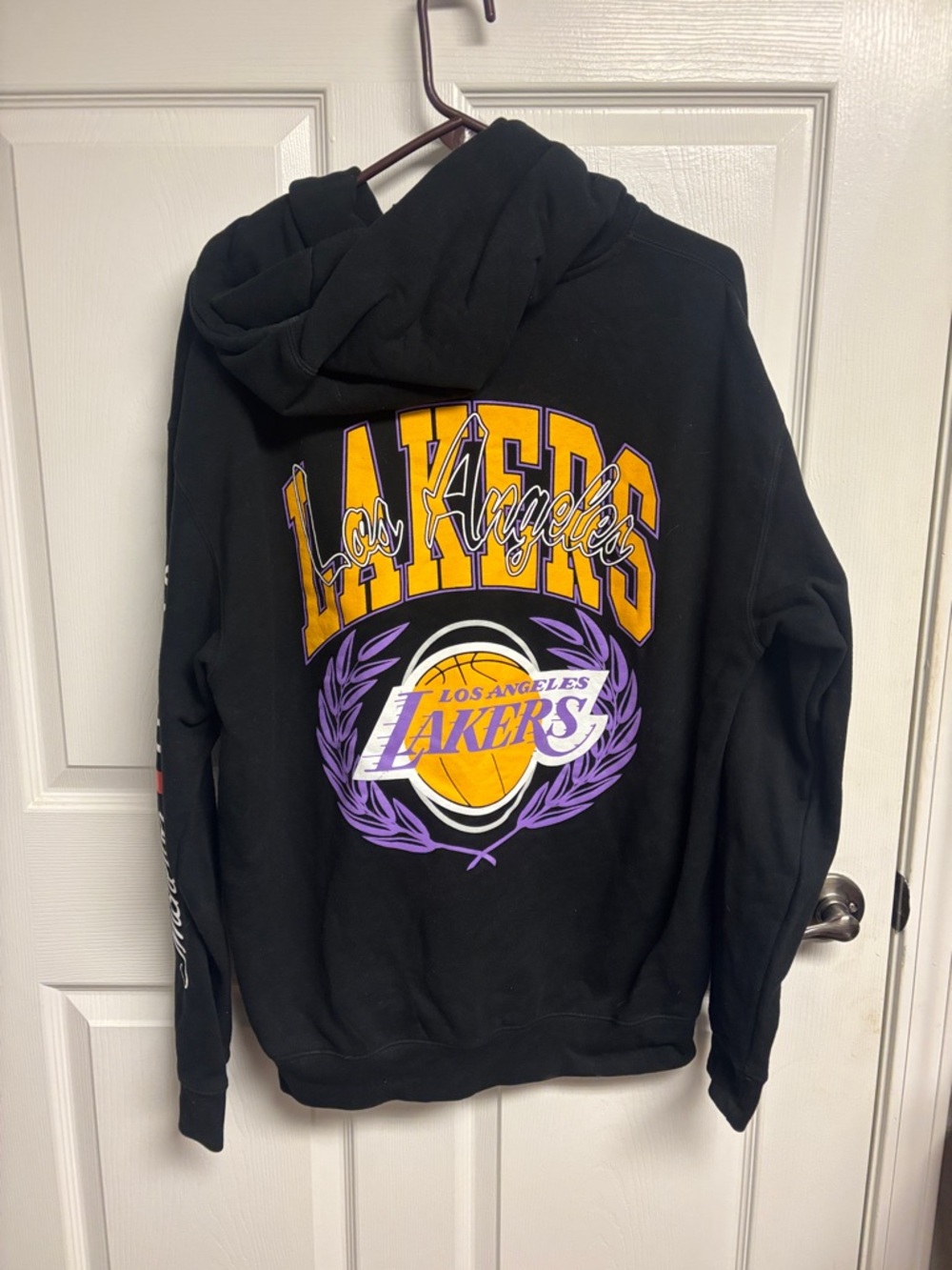 Mitchell & Ness Black Los Angeles Lakers Hoodie with Yellow & Purple Logo - Picture 2 of 8